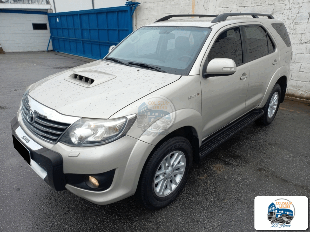 TOYOTA HILUX SW4 13/13