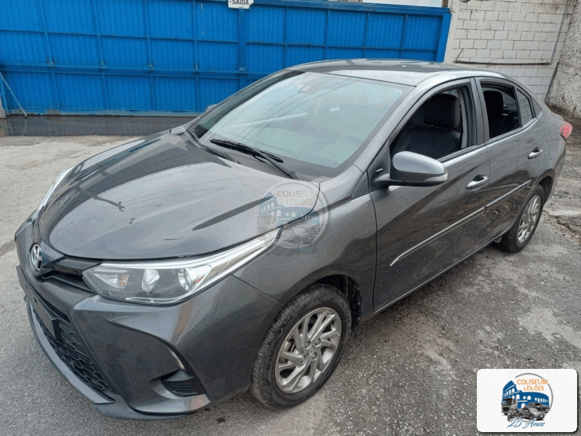TOYOTA YARIS SEDA 22/23